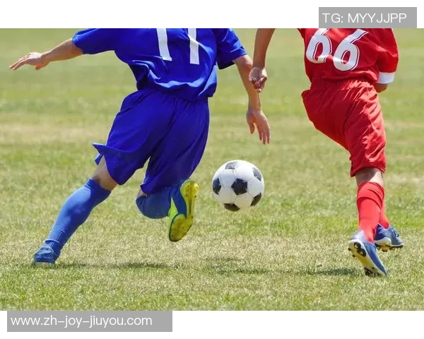 足球踢小腹的危害与预防措施探讨及其对运动员健康的影响分析